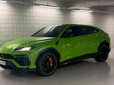 2021 Lamborghini URUS photo 5