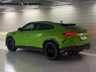 2021 Lamborghini URUS photo 2