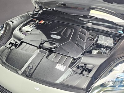 صورة 7 لـ 2022 Porsche CAYENNE