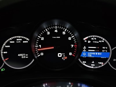 صورة 8 لـ 2022 Porsche CAYENNE