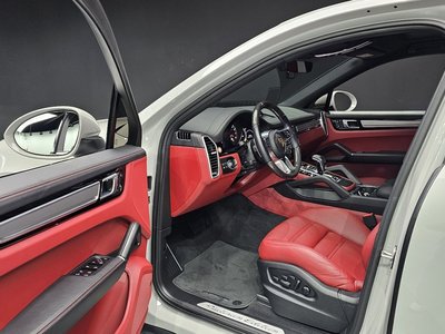 صورة 10 لـ 2022 Porsche CAYENNE