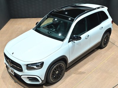 MERCEDES-BENZ GLB - 8