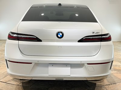 BMW 7 SERIES - 8