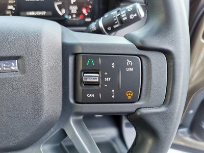 LAND ROVER DEFENDER - 7