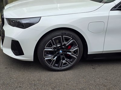 BMW 5 SERIES - 6