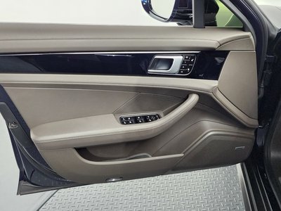 2018 Porsche PANAMERA thumbnail 14