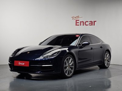 PORSCHE PANAMERA - 1
