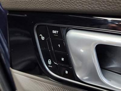 2018 Porsche PANAMERA thumbnail 18