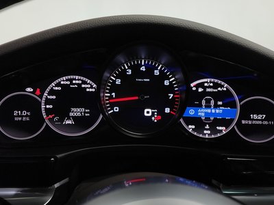 2018 Porsche PANAMERA thumbnail 11