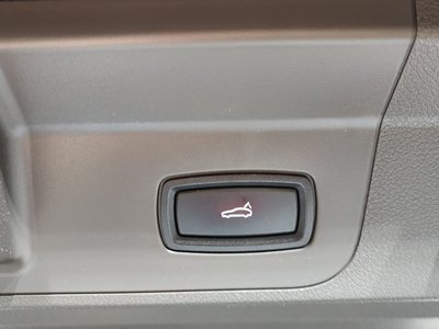 2018 Porsche PANAMERA thumbnail 24