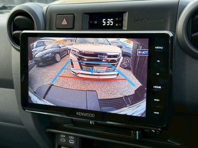 TOYOTA LAND CRUISER 70 - 9