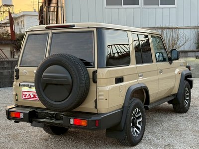 TOYOTA LAND CRUISER 70 - 2