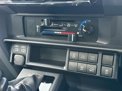 TOYOTA LAND CRUISER 70 - 10