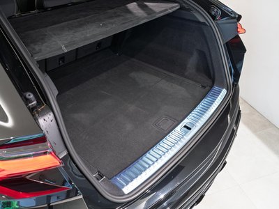 LAMBORGHINI URUS - 6