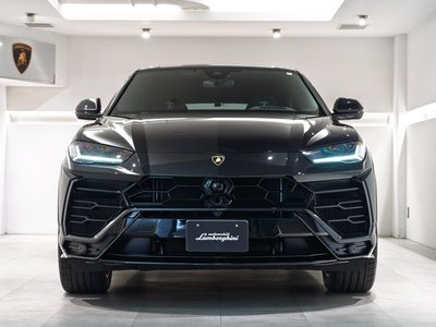 LAMBORGHINI URUS - 2