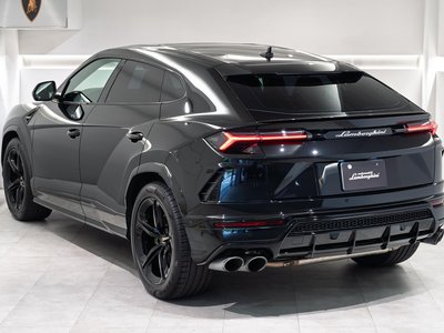 LAMBORGHINI URUS - 8