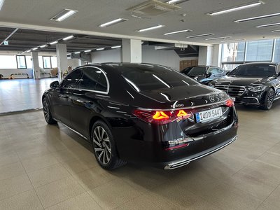 MERCEDES-BENZ E-CLASS - 8