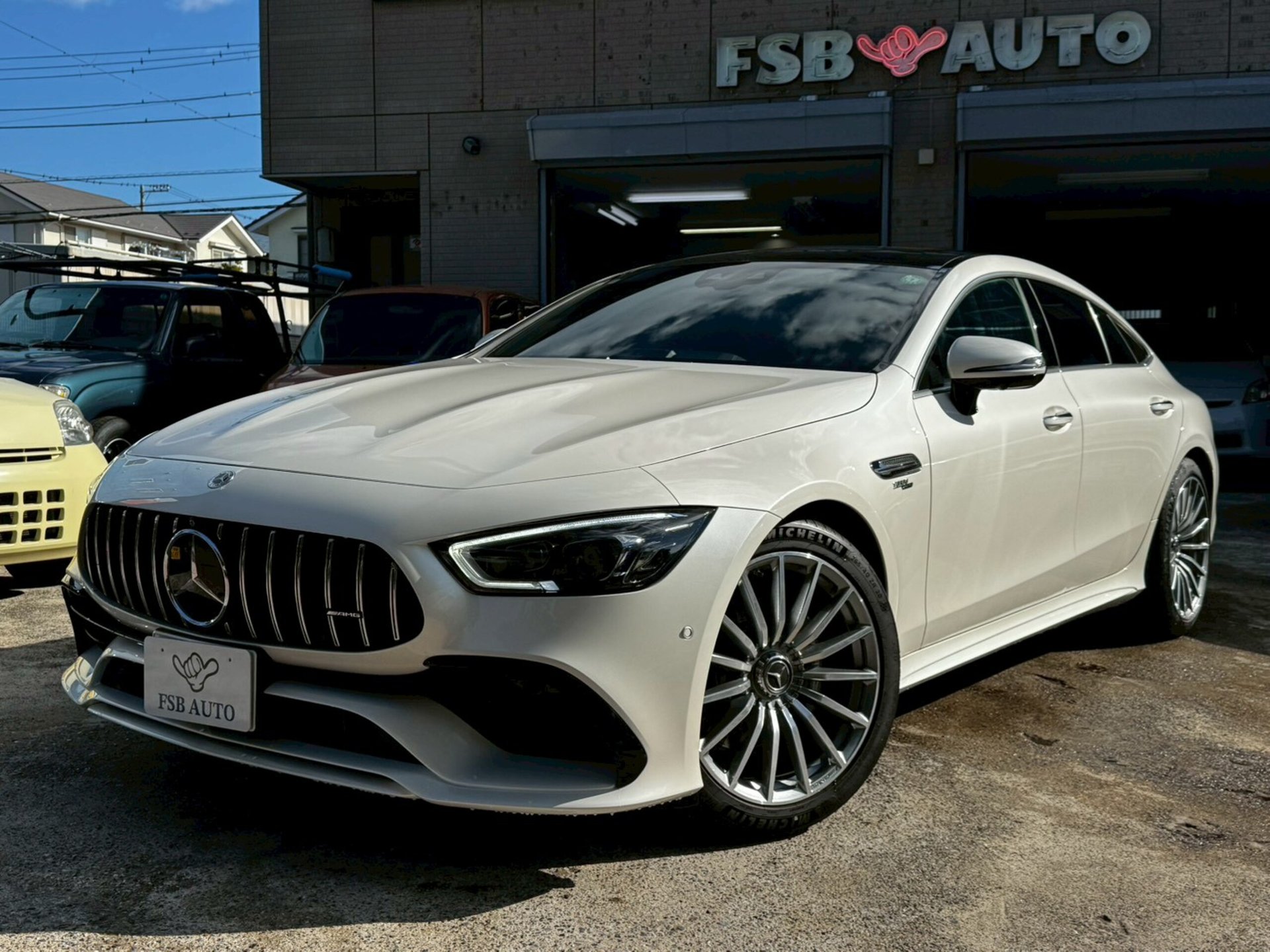 MERCEDES-BENZ GT 4-DOOR COUPE AMG - View 1