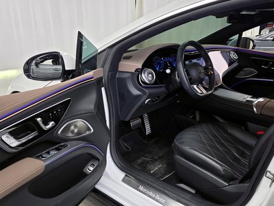 MERCEDES-BENZ EQS - 10