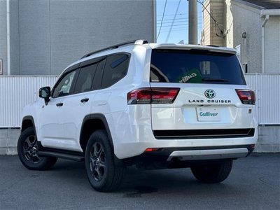 TOYOTA LAND CRUISER 300 - 9