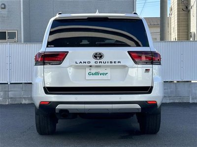 TOYOTA LAND CRUISER 300 - 8