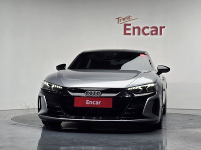 AUDI E-TRON GT - 2