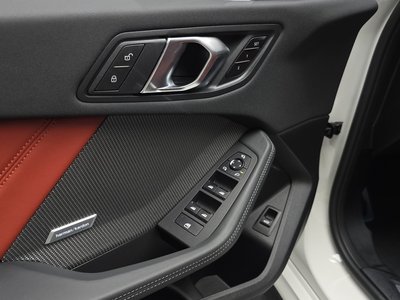 2025 BMW 1 SERIES — миниатюра 25