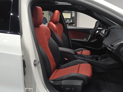 2025 BMW 1 SERIES — миниатюра 17