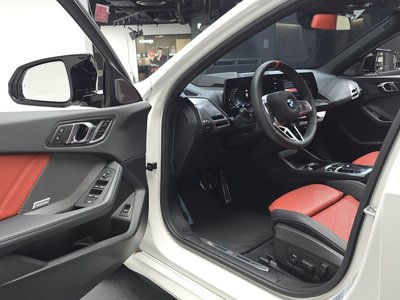 2025 BMW 1 SERIES — миниатюра 13