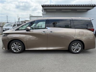 2025 Toyota ALPHARD — фото 8