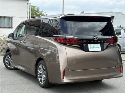 2025 Toyota ALPHARD — фото 9