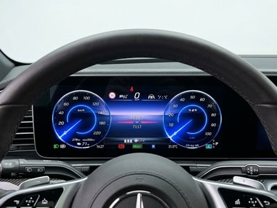 2025 Mercedes-BENZ EQB photo 8