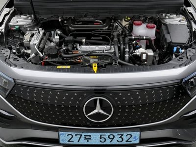 2025 Mercedes-BENZ EQB photo 7