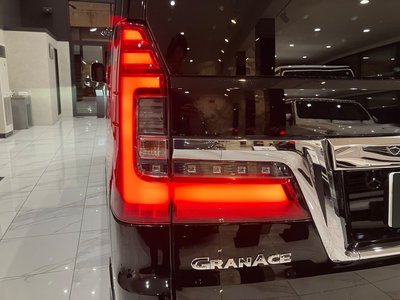 TOYOTA GRAND ACE - 10