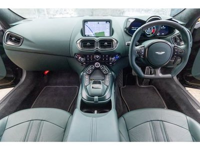 ASTON MARTIN VANTAGE - 2