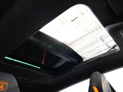 LAMBORGHINI URUS - 7