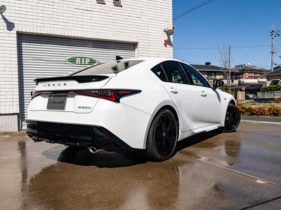 LEXUS IS - 9