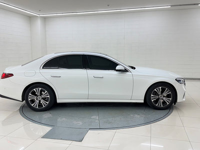 MERCEDES-BENZ E-CLASS - 7