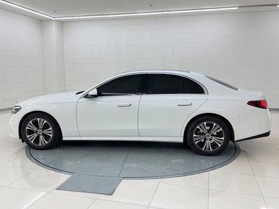 MERCEDES-BENZ E-CLASS - 5