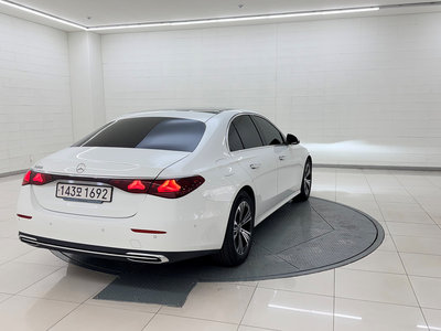 MERCEDES-BENZ E-CLASS - 6