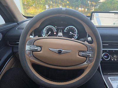 صورة 10 لـ 2023 Genesis GV80