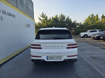صورة 3 لـ 2023 Genesis GV80