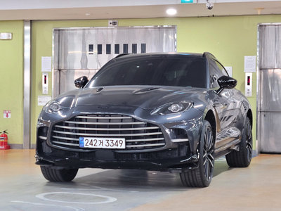 ASTON MARTIN DBX - 1