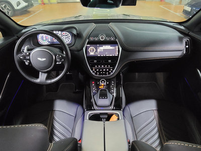 ASTON MARTIN DBX - 5