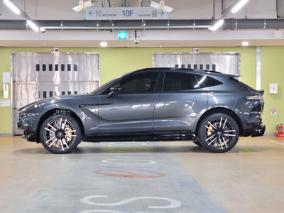 ASTON MARTIN DBX - 4