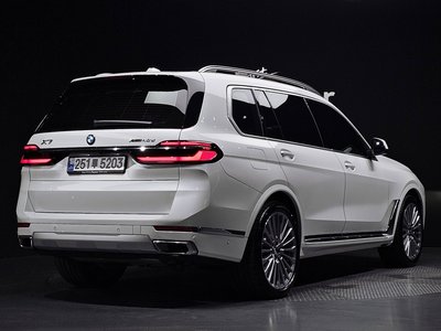 2025 BMW X7 照片 2