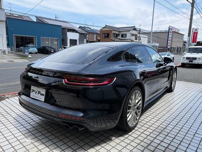 PORSCHE PANAMERA - 8