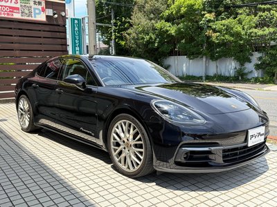 PORSCHE PANAMERA - 1