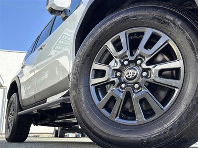 TOYOTA LAND CRUISER 250 - 8