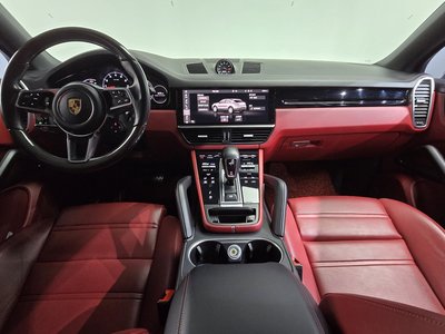 2021 Porsche CAYENNE photo 4